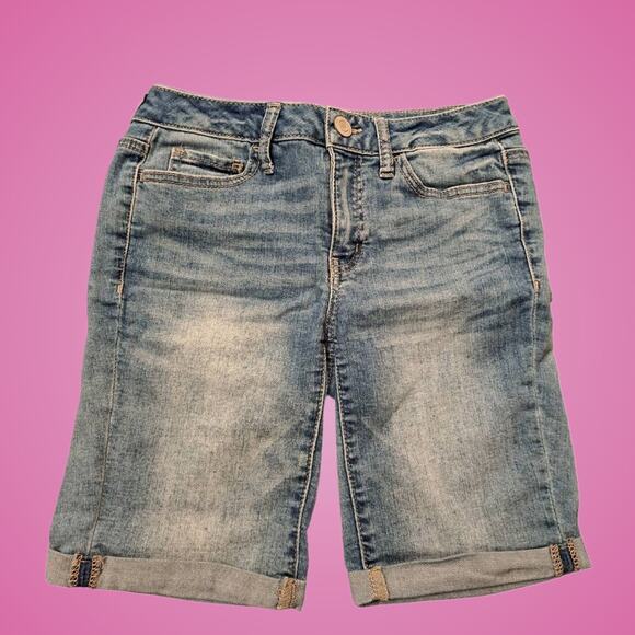 "So" Brand Favorite Bermuda Low Rise Shorts Size 3 - Picture 1 of 5